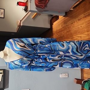 Beautiful blue patterned v-neck dress